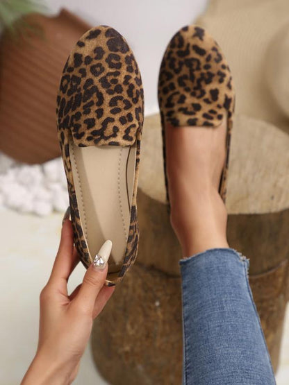 Mia | Women's Pointed Toe Slip On Ballet Flats