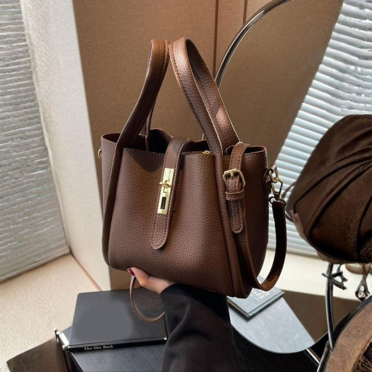 VAYLA™ - Elegant Simple Retro Handbag Crossbody Shoulder Bag