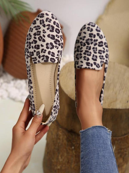Mia | Women's Pointed Toe Slip On Ballet Flats