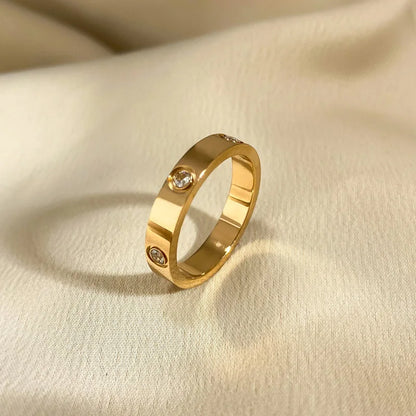 Mona | Women's Crystal Accent Band Ring