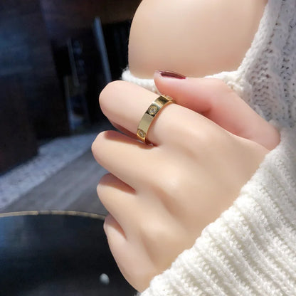 Mona | Women's Crystal Accent Band Ring