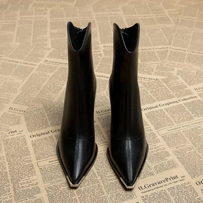 Nox | Women's Pointed Toe Chrome Tip Block Heel Chelsea Boots