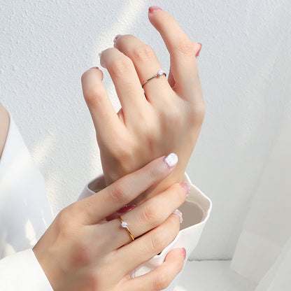 Victorine | Women's Dainty Solitaire Ring