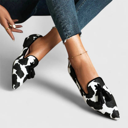 Dhreika | Women's Giraffe Print Tassel Pointed Toe Loafers